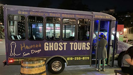 Tour dei fantasmi di San Diego infestato in autobus